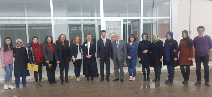 AK Partili kadınlardan anlamlı ziyaret