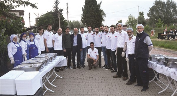 Altınova'da Mahalle iftarları başladı