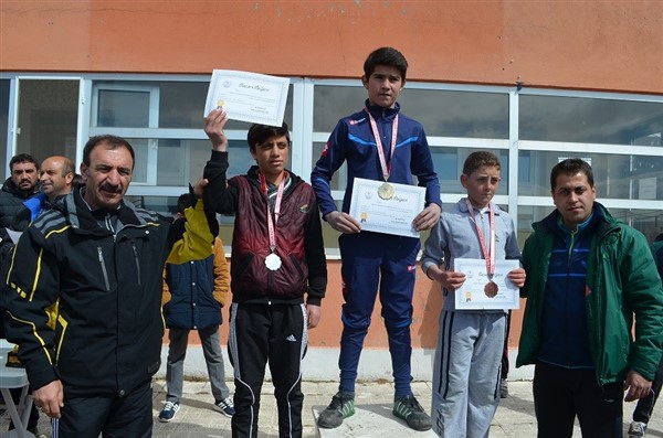 Atletler puanlı atletizmde yarıştı