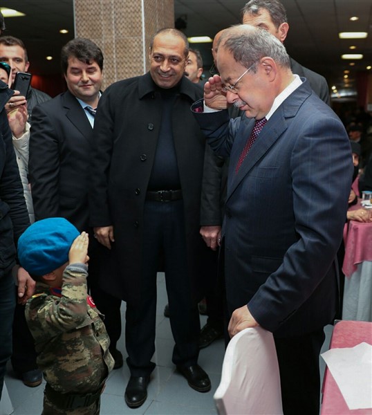 Bakan Akdağ’dan şehit yeğenine asker selamı