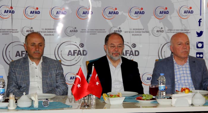 Başbakan Yardımcısı Akdağ, AFAD müdürleriyle bir araya geldi