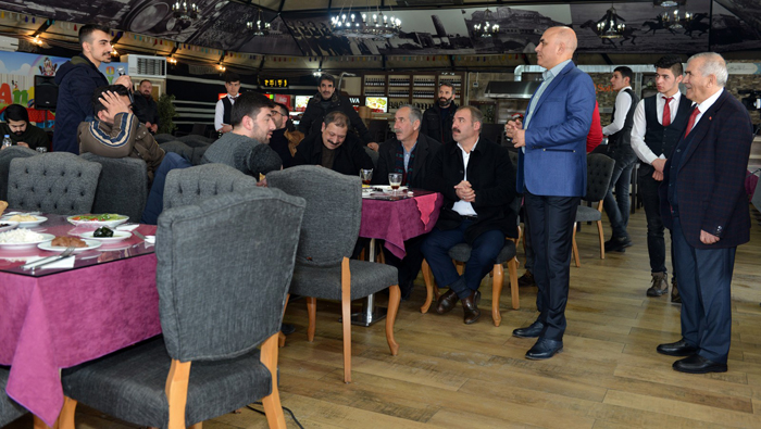 Başkan Korkut, berberlerle bir araya geldi