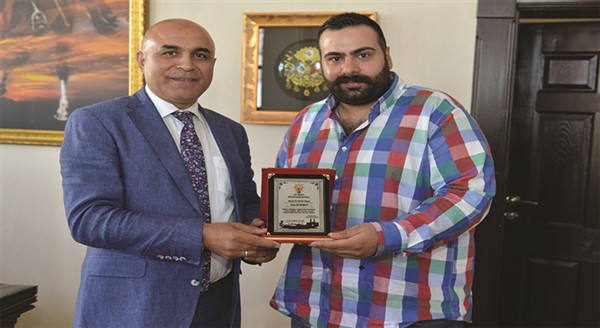 Başkan Korkut'a Berlin teşkilatından plaket