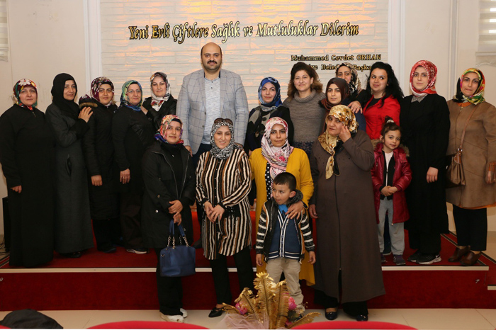 Başkan Orhan Aziziyeli annelerle bir araya geldi