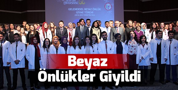 Eczacılık Fakültesi’nde Geleneksel Beyaz Önlük Giydirme Töreni