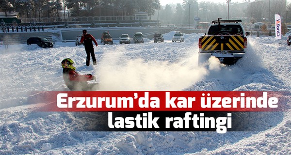 Erzurum’da kar üzerinde lastik raftingi