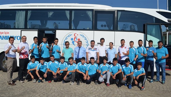 Erzurum’un karate kervanı İran yollarında