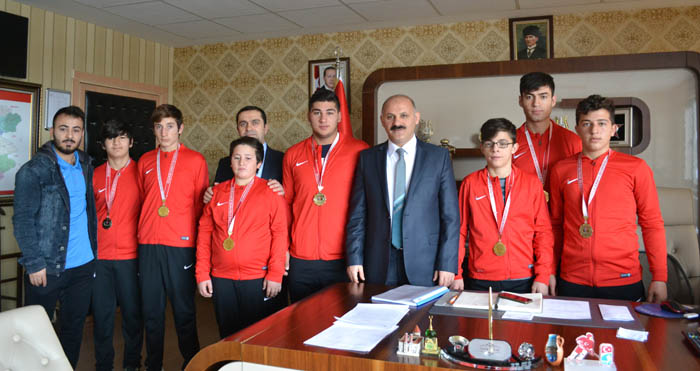 Halterci çocuklar Erzurum’u temsil edecek