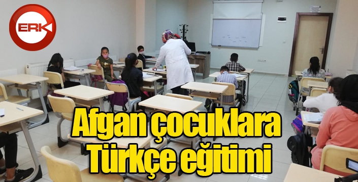 Afgan çocuklara Türkçe eğitimi