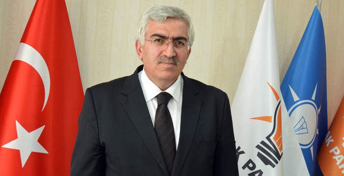 AK Parti Erzurum İl Başkanı Öz: “İstiklal harbimizi zafere taşıyan, Cumhuriyetimize hayat veren ruh, dimdik ayaktadır.”