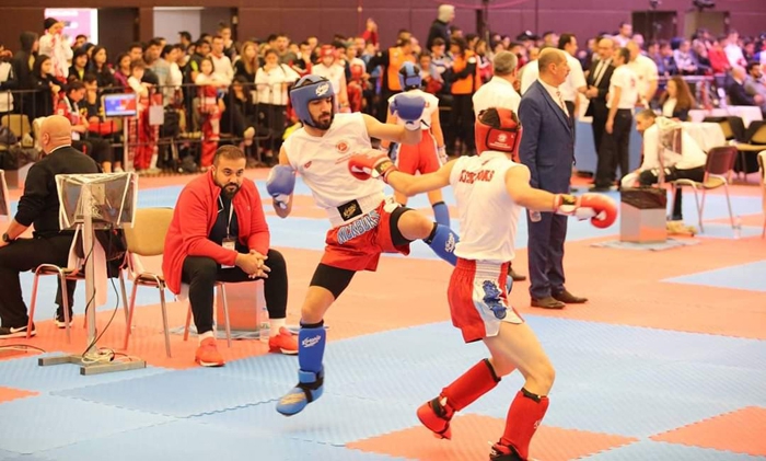 Büyükşehir’in milli sporcuları kick boks’ta tarih yazdı