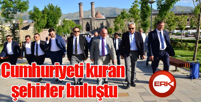 Cumhuriyeti kuran şehirler buluştu