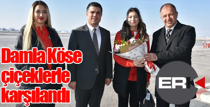 Damla Köse çiçeklerle karşılandı