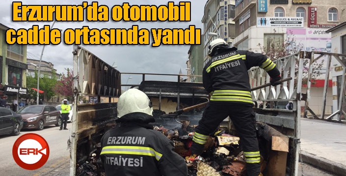 Erzurum'da kamyonet cadde ortasında yandı...