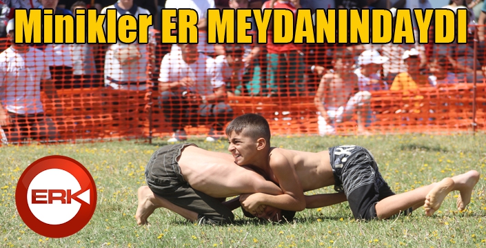 Erzurum Ovası Güreş Festivali'nde güreşçiler nefes kesti