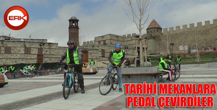 Erzurumlu gençler tarihi mekanlara pedalladı