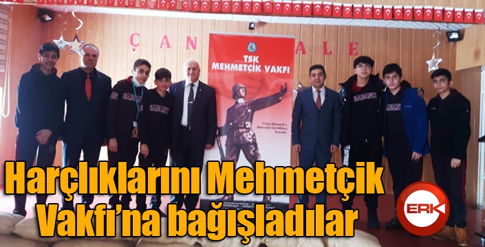 Harçlıklarını Mehmetçik Vakfı’na bağışladılar