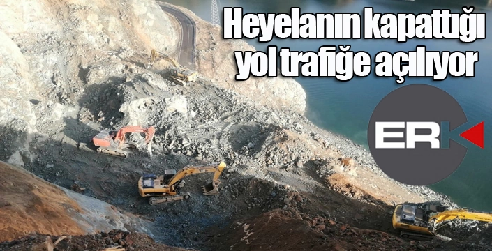 Heyelanın kapattığı yol trafiğe açılıyor