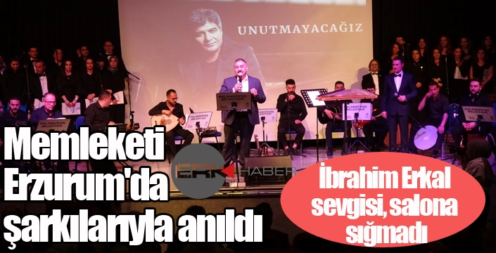 İbrahim Erkal sevgisi, salona sığmadı