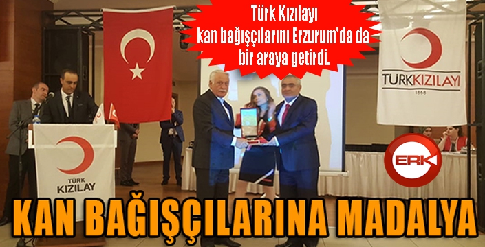 Kan bağışçılarına madalya...