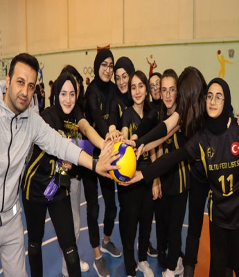 Oltu'da voleybol rüzgarı esti