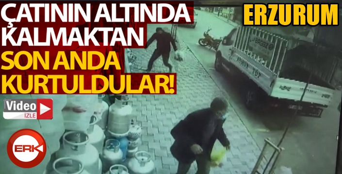 Rüzgarın uçurduğu çatının altında kalmaktan son anda kurtuldular