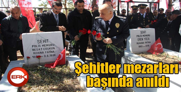 Şehitler mezarları başında anıldı