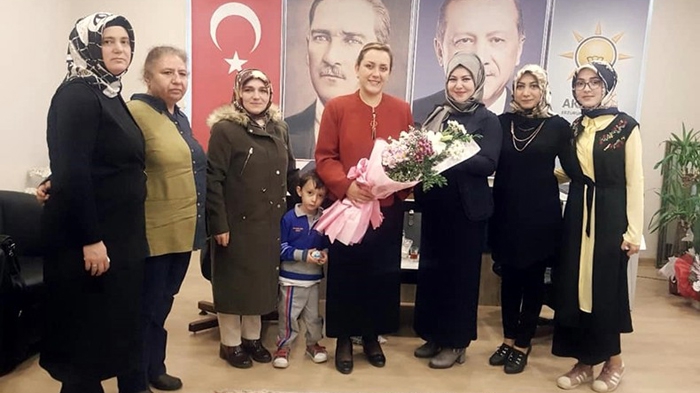 TYB Erzurum Şubesi Kadın Kolları’ndan Ak Parti’ye ziyaret