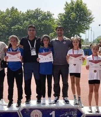 Zübeyde Hanım Ortaokulu atletizm de Türkiye şampiyonu oldu  
